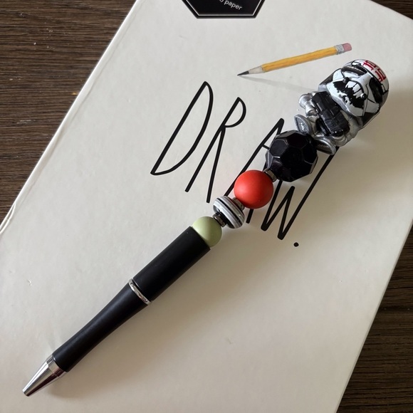Disney Doorables: Star Wars: Wrecker handmade beaded pen - Picture 2 of 3